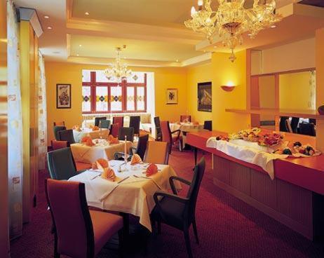 Hotel Am Kurpark Schönebeck Restauracja zdjęcie
